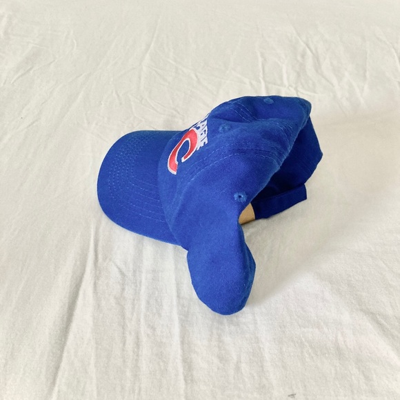LIKE NEW 2016 Chicago Cubs Hat - Picture 5 of 6